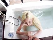 Bathing With Your Petite Girlfriend Gets Hardcore